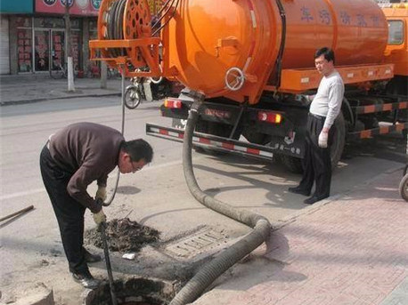 阿合奇清掏化粪池，健康生活从这里开始